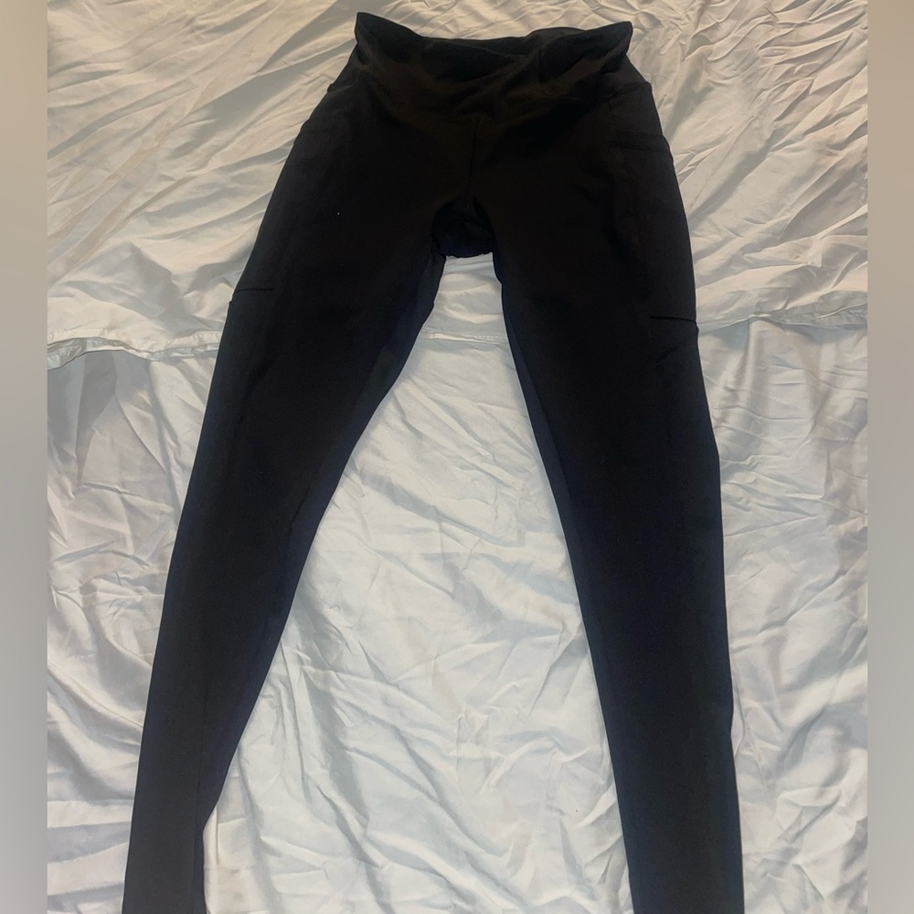 Black leggings with pockets